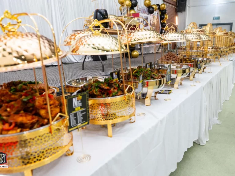 Features of Stainless Steel Chafing Dishes